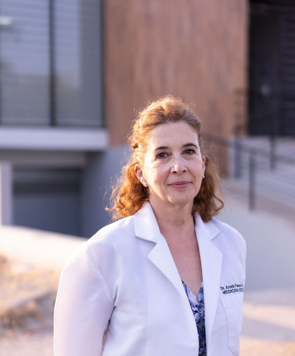 Dr. Sofia Almeida